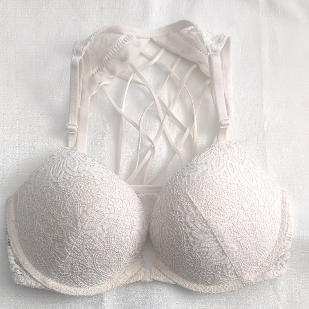 Victoria's Secret Lace Cream Bra